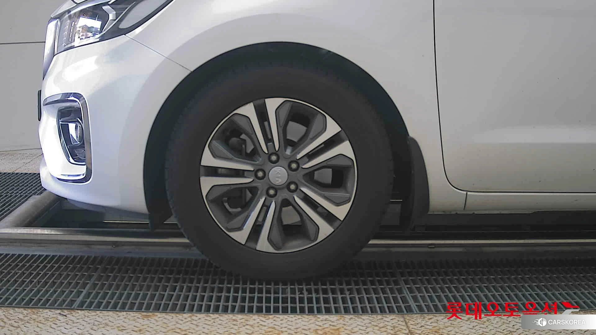 Kia Carnival id 4679356 из Кореи 13