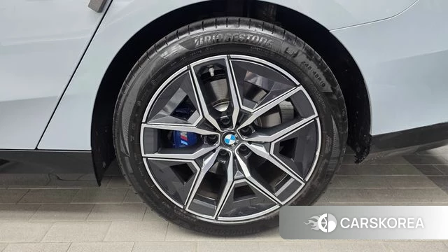 BMW 5 Series (G60) id 4381384 из Кореи 13