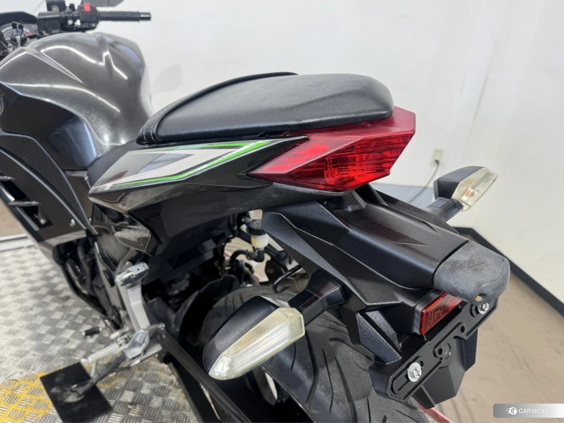 Kawasaki NINJA 250 id 4192810 из Японии 13