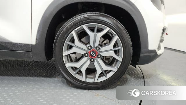 Kia Seltos id 4625685 из Кореи 13