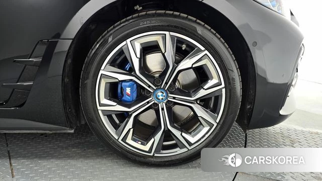 BMW i4 id 4692449 из Кореи 13