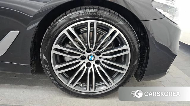 BMW 5 Series (G30) id 4586559 из Кореи 13