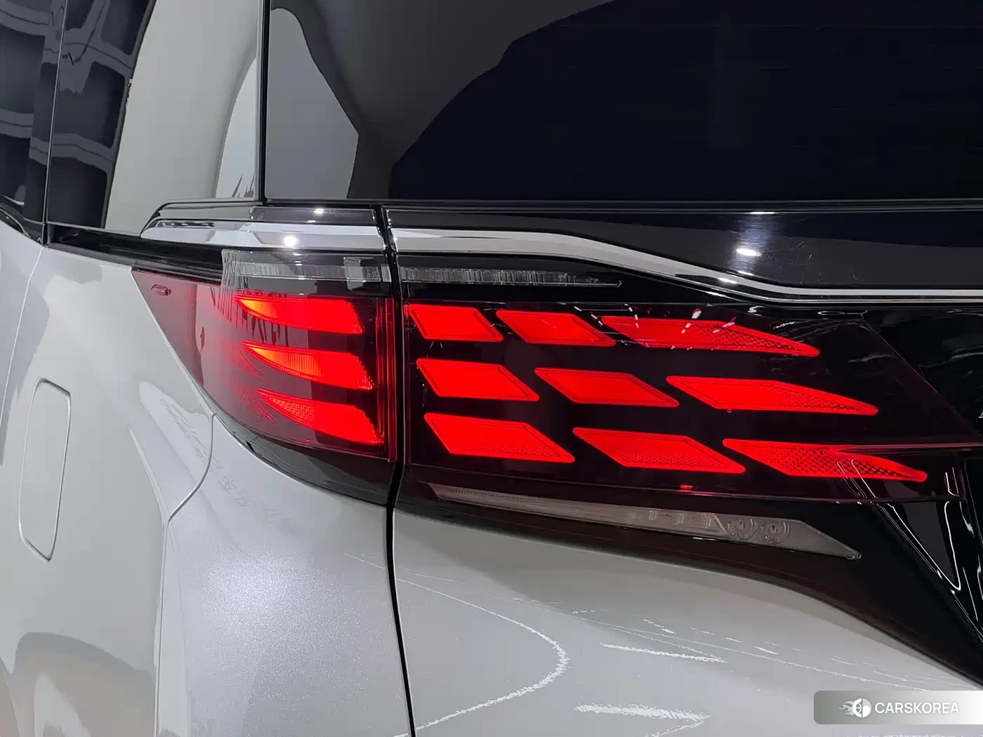 Toyota Elfa id 4644732 из Китая 14