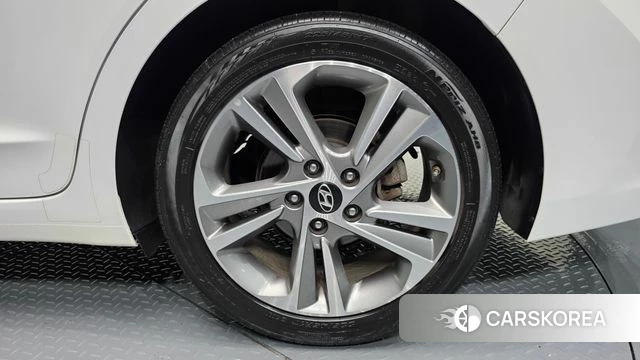 Hyundai Avante AD id 4502852 из Кореи 13