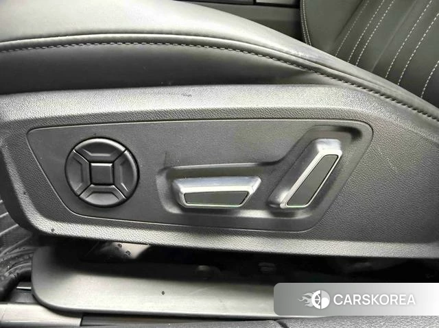 Audi A6L id 4259460 из Китая 13