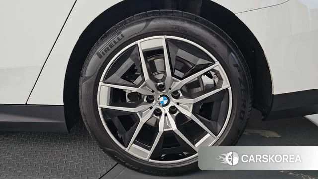 BMW 5 Series (G60) id 4640336 из Кореи 13