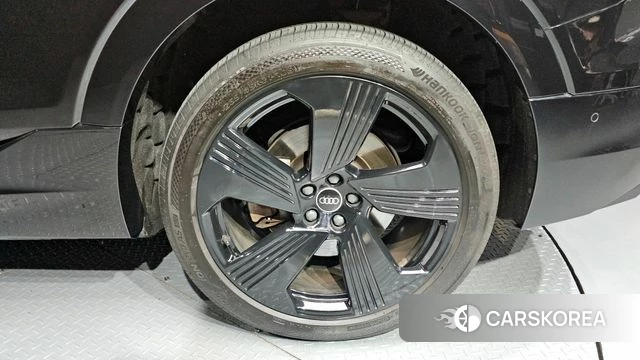 Audi e-Tron id 4361764 из Кореи 13