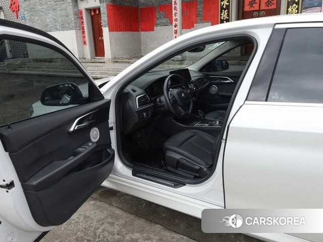 BMW 1 series id 4273446 из Китая 13