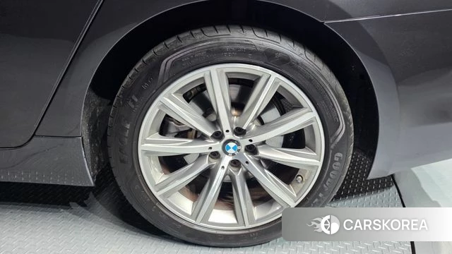 BMW 5 Series (G30) id 4536017 из Кореи 13
