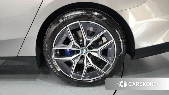 BMW 5 Series (G60) id 4493543 из Кореи 13