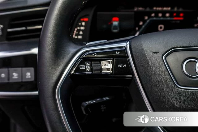 Audi A7L id 4275556 из Китая 13