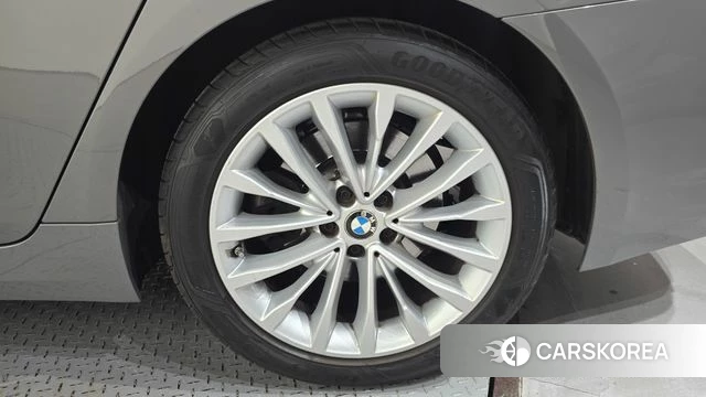 BMW 5 Series (G30) id 4881630 из Кореи 13