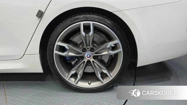 BMW 5 Series (G30) id 4650619 из Кореи 13