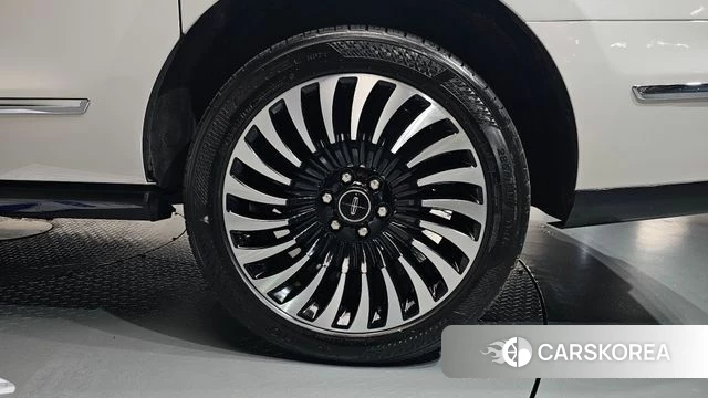 Lincoln Navigator 4th generation id 4865055 из Кореи 13