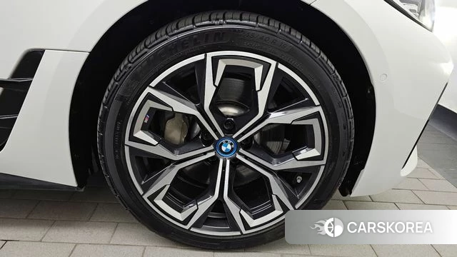 BMW i4 id 4195261 из Кореи 13