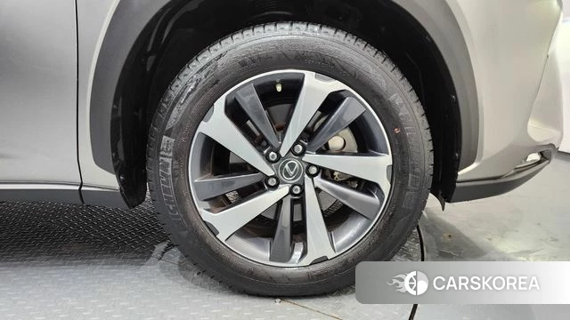 Lexus NX300h id 4355750 из Кореи 13