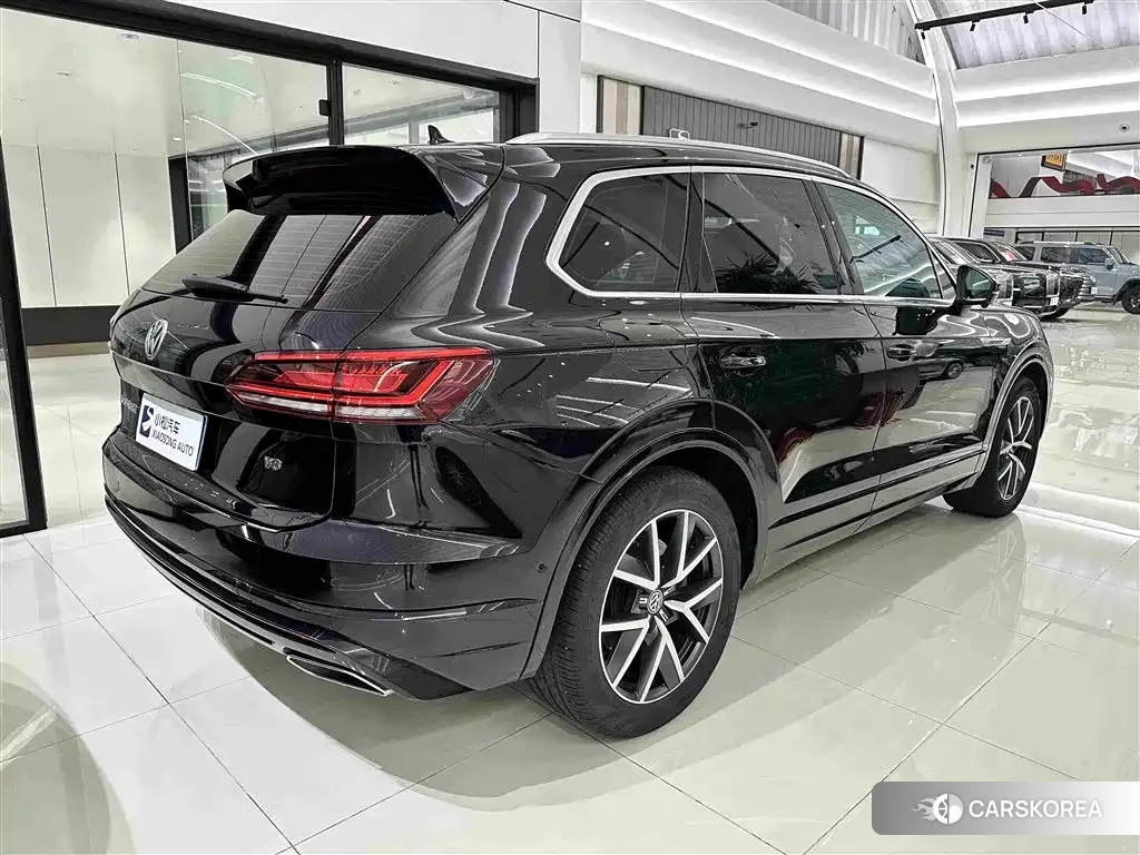 Volkswagen Touareg id 4546571 из Китая 13