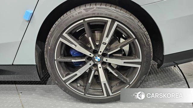 BMW 5 Series (G60) id 4523047 из Кореи 13
