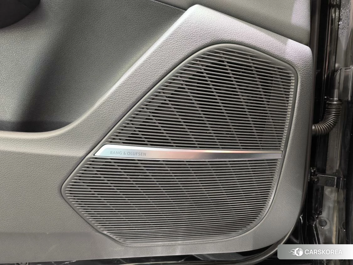 Audi Q8 id 4462112 из Китая 13