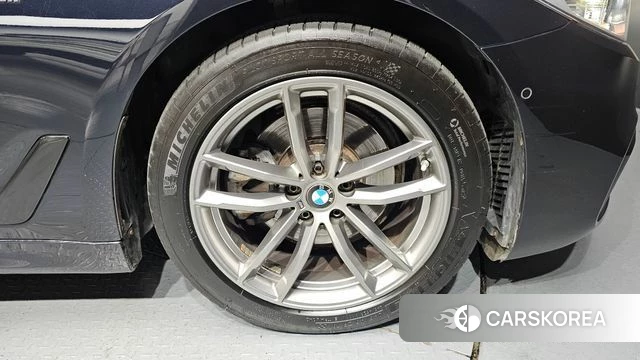 BMW 5 Series (G30) id 4574527 из Кореи 13