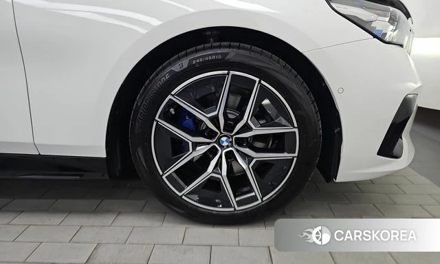 BMW 5 Series (G60) id 4934474 из Кореи 13