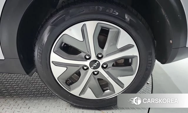 Kia Niro Plus id 4936030 из Кореи 13