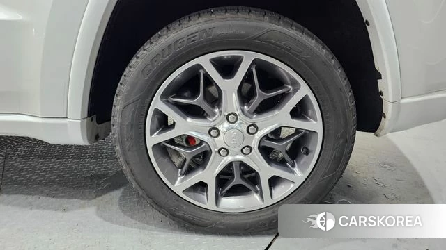 Jeep Grand Cherokee id 4245150 из Кореи 13