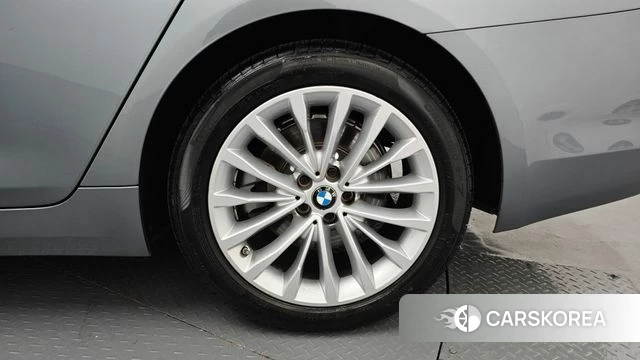 BMW 5 Series (G30) id 4477452 из Кореи 13