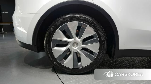 Tesla Model Y id 4337119 из Кореи 13