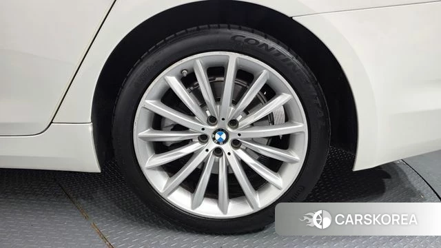 BMW 5 Series (G30) id 4310859 из Кореи 13