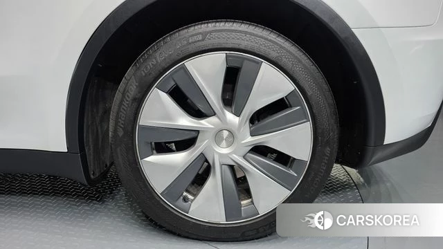 Tesla Model Y id 4863281 из Кореи 13