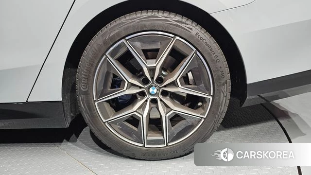 BMW 5 Series (G60) id 4645047 из Кореи 13