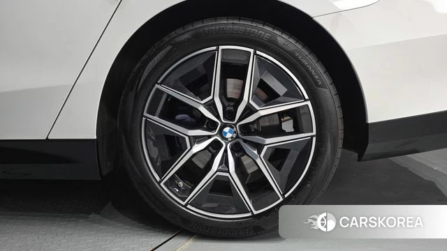 BMW 5 Series (G60) id 4777960 из Кореи 13