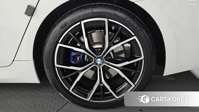 BMW 5 Series (G30) id 4899871 из Кореи 13