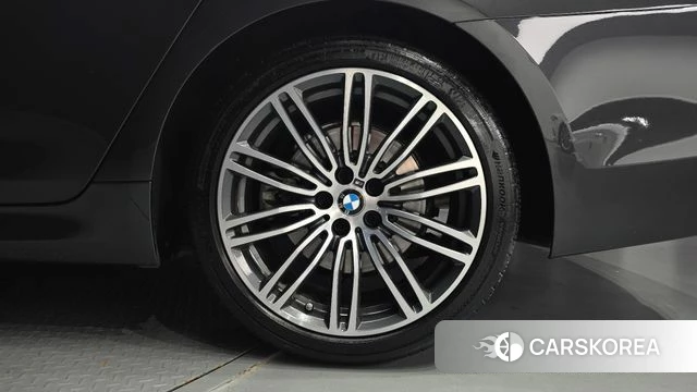 BMW 5 Series (G30) id 4429681 из Кореи 13