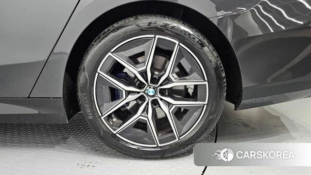 BMW 5 Series (G60) id 4743993 из Кореи 13