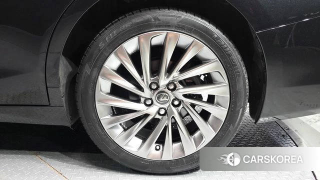 Lexus ES300h 7th generation id 4720198 из Кореи 13