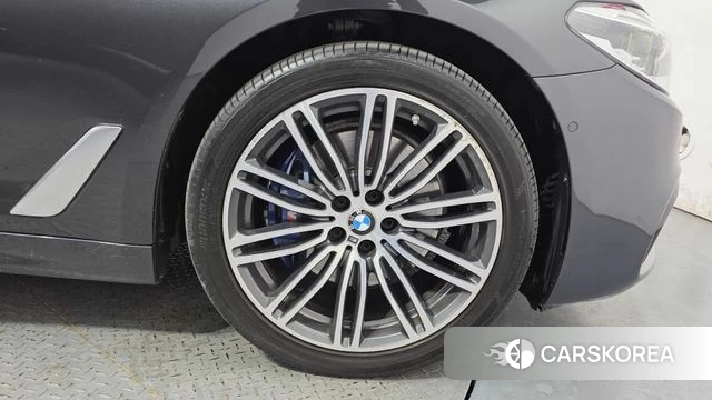 BMW 5 Series (G30) id 4286146 из Кореи 13