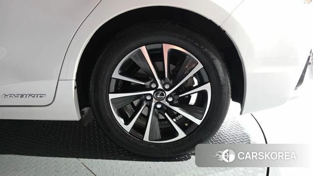Lexus CT200h id 4345558 из Кореи 13