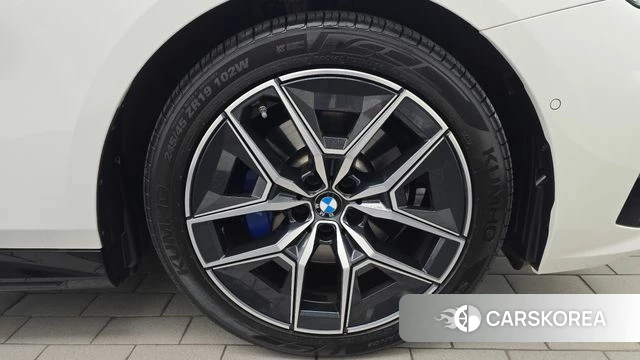 BMW 5 Series (G60) id 4847782 из Кореи 13