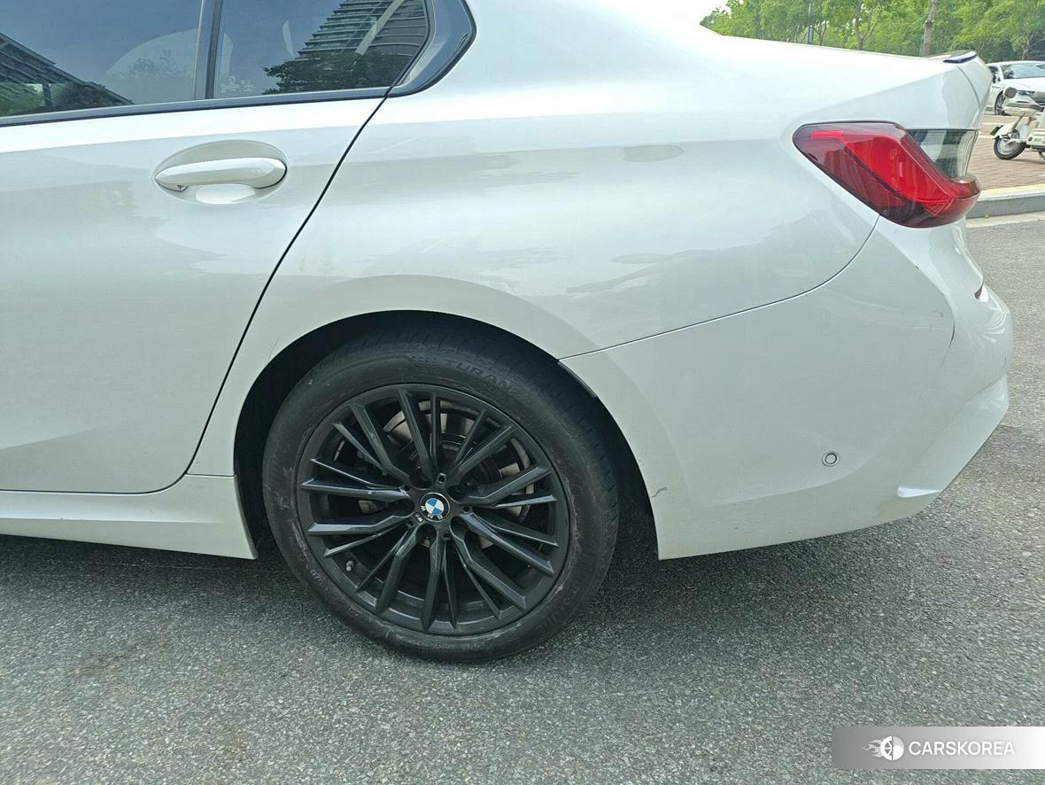 BMW 3 series id 4440729 из Китая 13