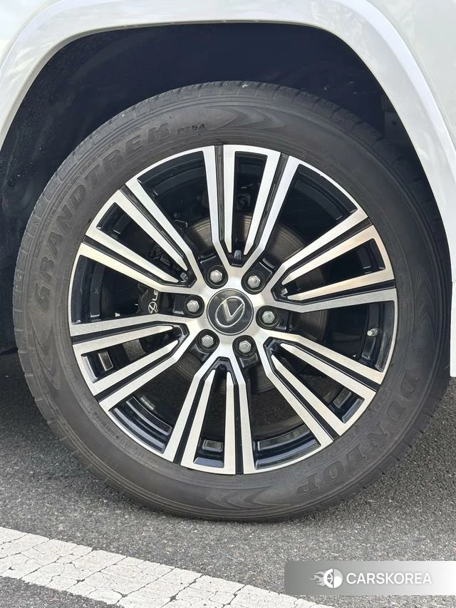 Lexus LX id 4367064 из Китая 13