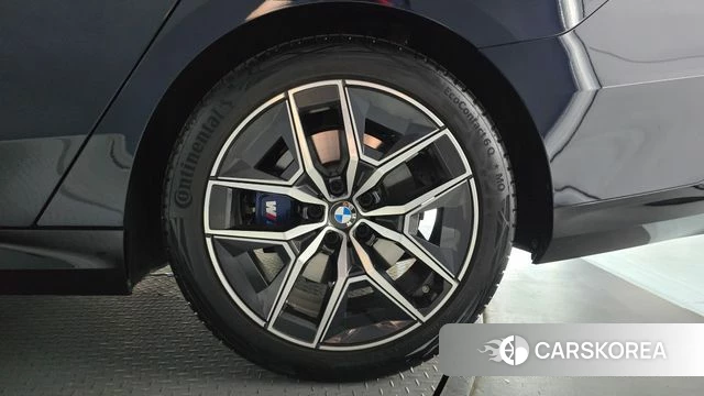 BMW 5 Series (G60) id 4432322 из Кореи 13