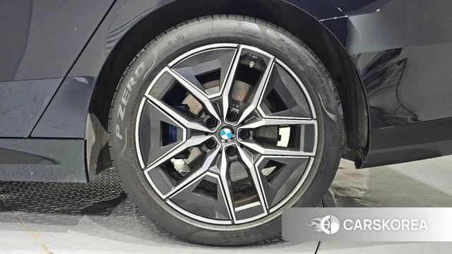 BMW 5 Series (G60) id 4548894 из Кореи 13