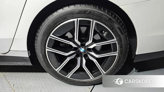 BMW 7 Series (G70) id 4359965 из Кореи 13