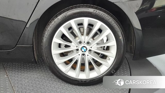 BMW 5 Series (G30) id 4415371 из Кореи 13