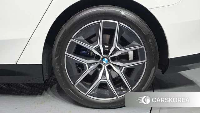 BMW 5 Series (G60) id 4248138 из Кореи 13