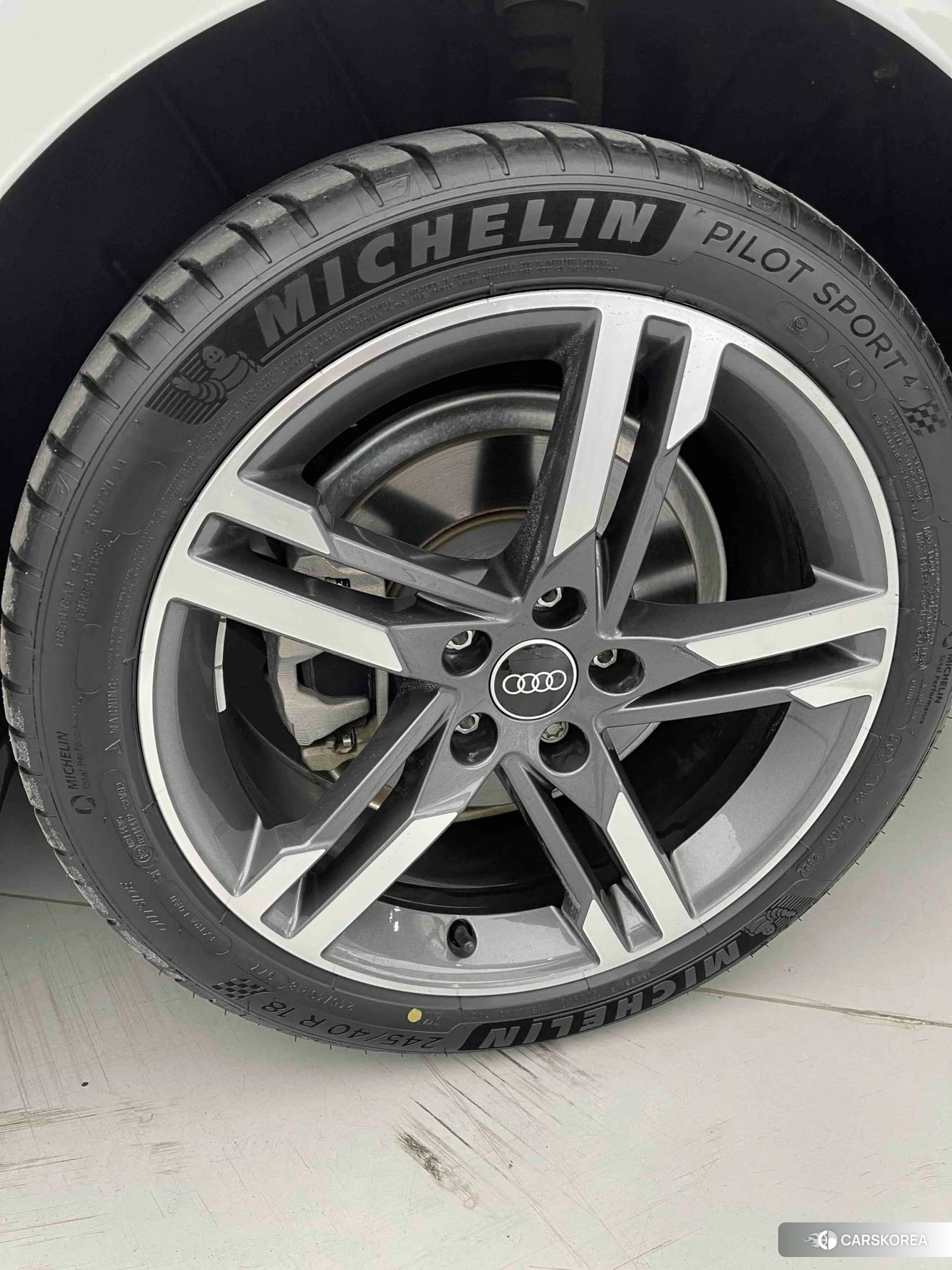 Audi A4L id 4504665 из Китая 13
