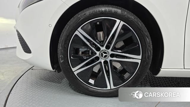 Mercedes-Benz A-Class W177 id 4243114 из Кореи 13