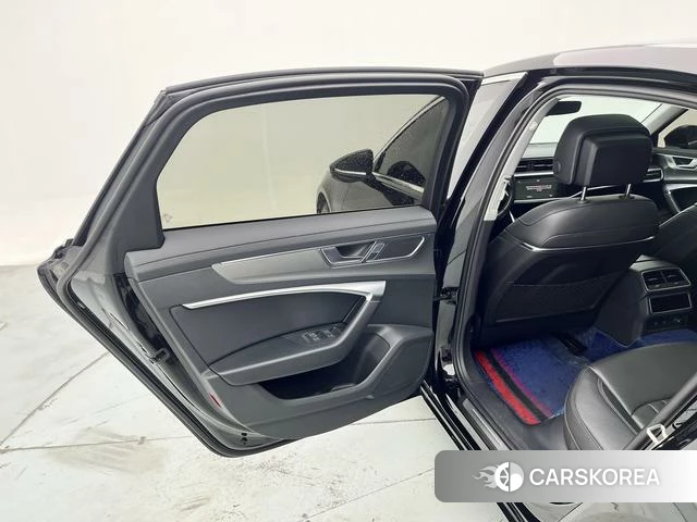 Audi A6L id 4205608 из Китая 13